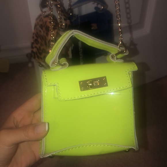 MINI TINY CROSS BODY BAGS FROM PRETTYLITTLETHING - Picture 3 of 4